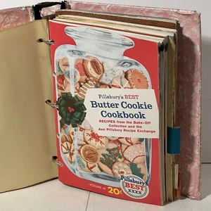 Pillsburys Best XXXX Cookbooks Advertising Recipes Vintage 7 Books In Folder +1 - Picture 1 of 12