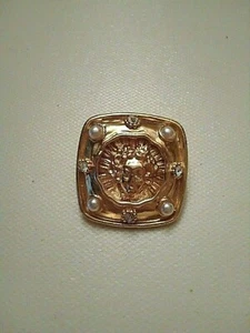 VINTAGE CLIP GOLDTONE BUTTON EARRINGS W/ MEDUSA HEAD PEARL RHINESTONE ACCENT - Picture 1 of 2