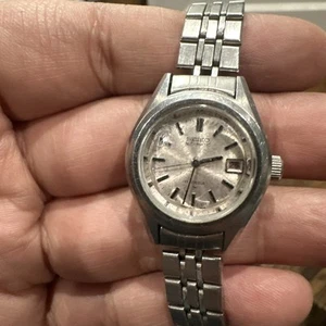Working Seiko 25mm Automatic 0691 Vintage Ladies Watch Rare for Small Wrist 5in - Picture 1 of 7