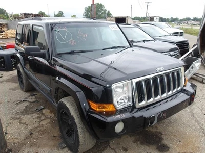 Used Front Right Door Assembly Front fits: 2008 Jeep Commander Front Right Grade - Image 1 of 4