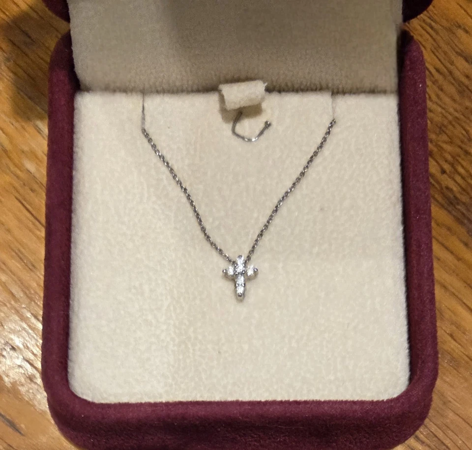 Auténtico Collar Cruz Bebé Diamante Pequeños Tesoros por Roberto Coin Foto 1 de 4