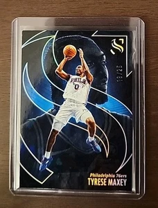 2024-25 Panini Silhouette Tyrese Maxey Cracked Ice #'d 19/25 76ers - Bild 1 von 4