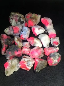 311 Carat Natural Ruby Specimen, beautiful terminated From Afghanistan - Picture 1 of 13
