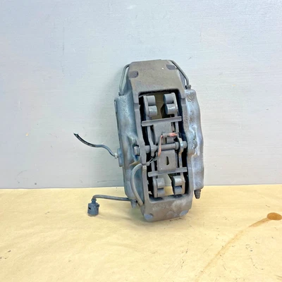 07-15 奥迪 Q7 前刹车卡钳总成右乘客侧原始设备制造商 7L6615150 — 第 1/4 张图片