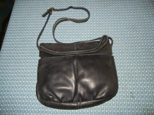 Vintage Leather Navy Purse by Levi’s Strauss Leathers - Picture 1 of 3