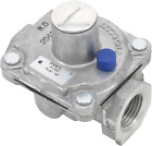 Maxitrol RV47L Liquid Propane Gas Pressure Regulator, 1/2" FPT Thread, 13/16" in