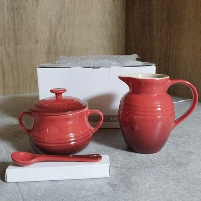 Le Creuset Cream & Sugar Set with Spoon Stoneware Tableware RED  Japan Unused - Image 1 of 4