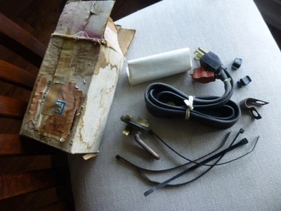 996246 NOS GM Bloque Calentador 1982 1983 Cadillac 1984 El Dorado y Sevilla Foto 1 de 3