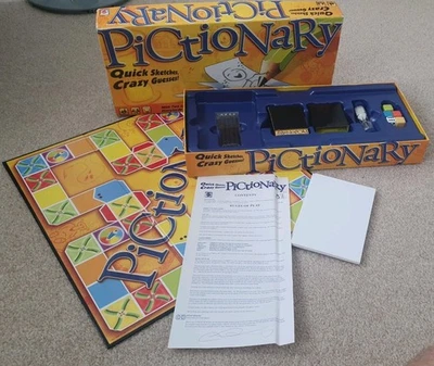 Pictionary by MATTEL 2010 'Quick Sketches, Crazy Guesses!' - (8yrs+) ~ Complete - Image 1 of 4