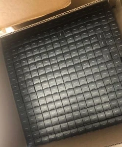 Menge 40 YOUNIQUE Opulence Lippenstift - Neu im Karton - stecken - Bild 1 von 4