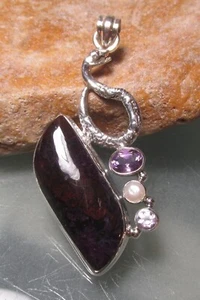 Sterling silver dark sugilite, pearl & cut amethyst gemstone snake pendant. - Picture 1 of 6