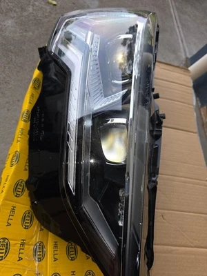 Audi RS Q3 LED headlight - image 1 of 4
