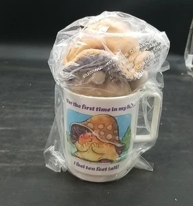 Peluche Avon Somersault Pals Fergus il fungo con tazza NOS - Foto 1 di 10