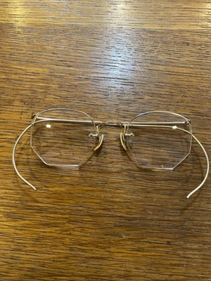 Óculos de leitura masculinos antigos folheados a ouro 12K escala 1/10. - Imagem 1 de 4