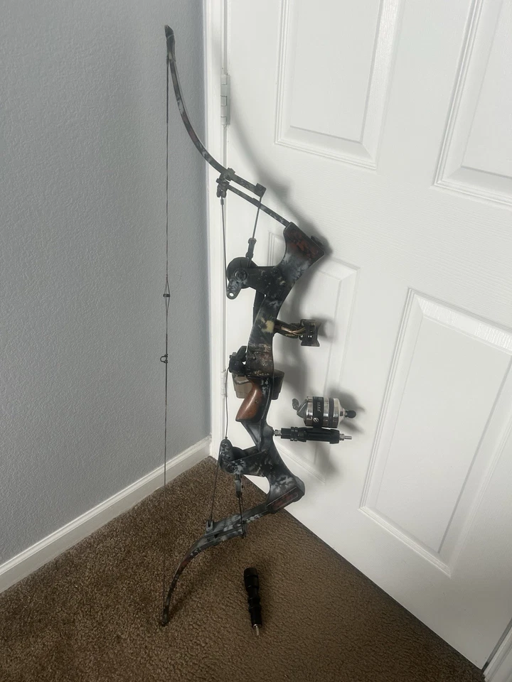 Rare Oneida Osprey Left Handed Bow - Image 1 of 4