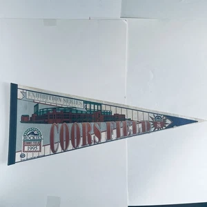 Banderín Wincraft MLB 29" Coors Field 1995 de colección de los Colorado Rockies Team 1990 bonito - Imagen 1 de 7