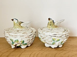 Charmante paire de Bonbonnière en Porcelaine - Oiseau sur son nid - XIXe - Picture 1 of 10