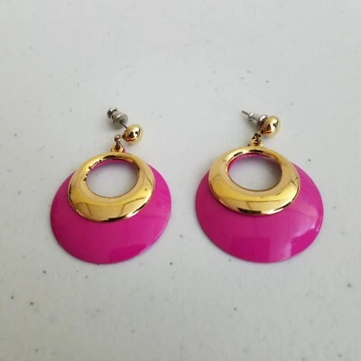 Pendientes colgantes de aro grandes de plástico de oro rosa caliente de colección de los años 80 joyería Barbiecore Foto 1 de 3