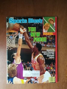 Sports Illustrated May 26 1986 Hakeem Olajuwon Houston Rockets First Cover 1124B - Picture 1 of 2