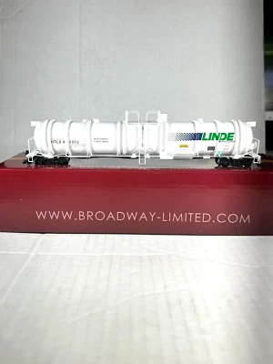 BROADWAY LIMITED HO SCALE CRYDGENIC TANK CAR LINDE 6111 - Image 1 of 3