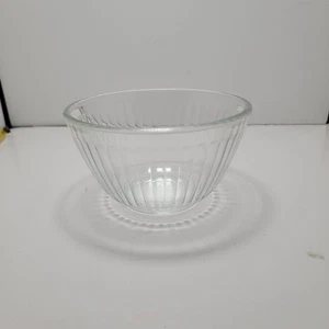 Pyrex 3 Cup Sculpted Ribbed Bowl Clear Ribbed Glass 7401-S Mixing - Picture 1 of 4