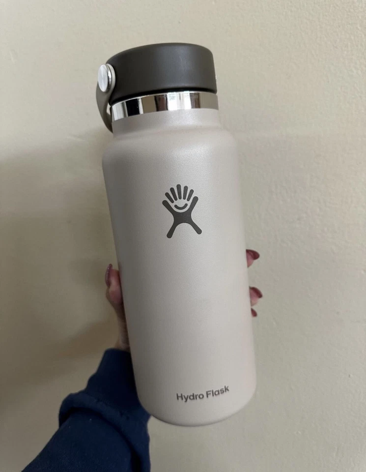 HYDRO FLASK 32 OZ. LIMITED EDITION COLOR "TAPROOT" WHOLE FOODS  - Image 1 of 1