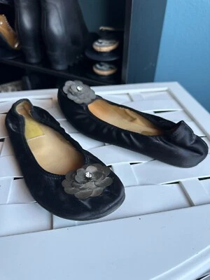 Lanvin Flats black satin with Silver flower toes size 7 black ballet flats - Imagem 1 de 4