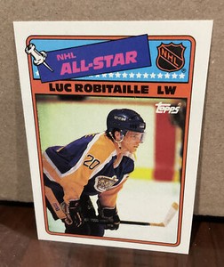 LUC ROBITAILLE 1988-89 TOPPS HOCKEY #1 1ST TEAM ALL STAR - LOS ANGELES KINGS