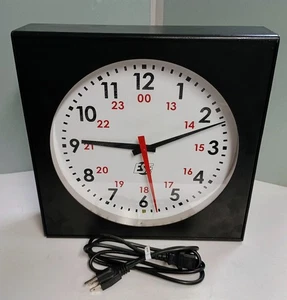 ESE LX-5112U NTP Client PoE selbsteinstellende 12" Analog Studio Timecode Wanduhr  - Bild 1 von 4