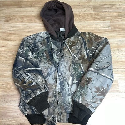 Jaqueta juvenil ruiva Realtree média camuflada com capuz isolada - Imagem 1 de 4