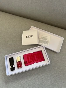 Dior Rouge Geschenkset - Lippenstift, Nagellack & Kofferanhänger im Karton - Bild 1 von 6