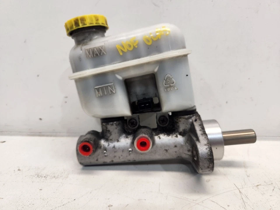 Dodge Dakota 2006-10 (4,7 L/4x4) cilindro maestro de freno con ABS trasero Foto 1 de 4