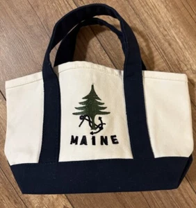Weiße Canvas SM-Tasche mit marineblauen Riemen maschinenbestickt Baum/Anker/Maine - Bild 1 von 8