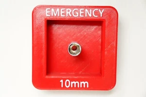 Expositor de pared de enchufe de emergencia de 10 mm - Divertido regalo de mordaza para mecánicos y aficionados al bricolaje - Imagen 1 de 10