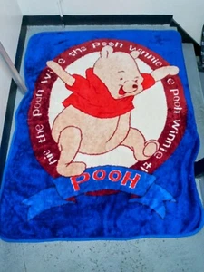 Manta polar vintage Disney Winnie The Pooh saltando baile 75,5" x 58" rara - Imagen 1 de 5