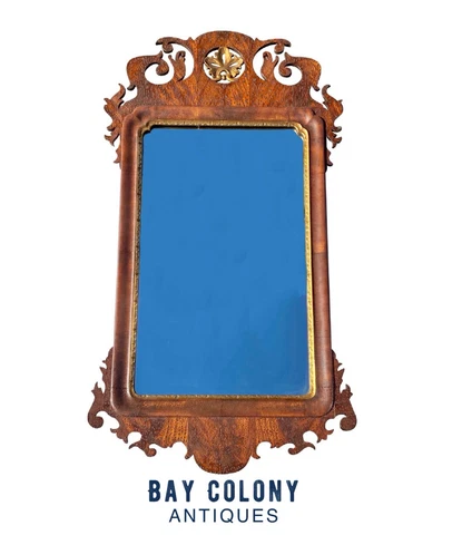 ANTIQUE CHIPPENDALE STYLE MAHOGANY MIRROR WITH RARE GILDED TREFOIL CARVED CREST Cover