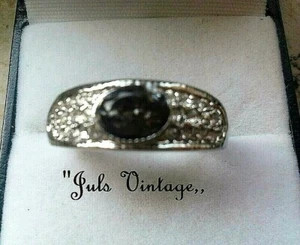 ANELLO VINTAGE ANNI'60 CON AMETISTA, LEGA ARGENTO-ORO BIANCO CESELLATO,PREGIATO - Foto 1 di 3