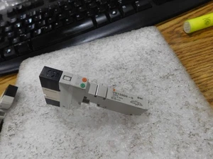 SMC Pneumatik Modell: VQ1300N-5 Magnetventil.  Unbenutzte Ersatzteile.  No Box - Bild 1 von 3