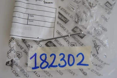 Rivetto targhetta fregio Nameplate emblem rivet Piaggio Beverly 500 05 08 - Imagen 1 de 2