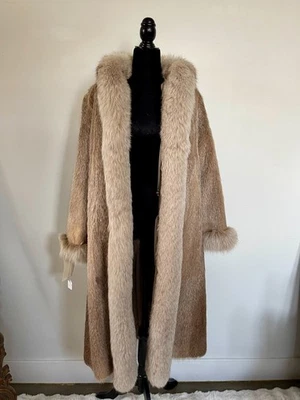 Abrigo de piel de zorro vintage reversible a impermeable - Revillon Boutique x Saks Fifth Ave Foto 1 de 4