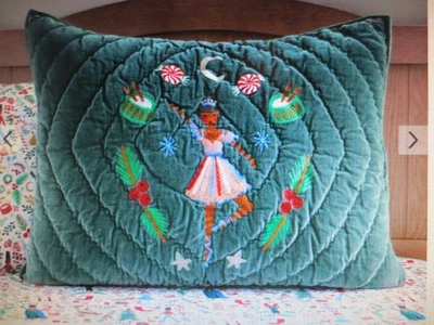 POTTERY BARN KIDS RIFLE PAPER CO. TERCIOPELO CASCANUECES ACOLCHADO FARSA ESTÁNDAR NUEVO EN PAQUETE Foto 1 de 4