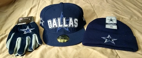 Dallas  Cowboys fitted New Era hat size 7 and 3/8th With gloves and Knit Hat Cover