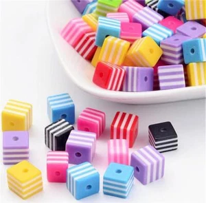 100 STRIPED CUBE SQUARE RESIN ACRYLIC BEADS 8mm DOLLY MIXTURE RAINBOW MIX ACR16 - Picture 1 of 2