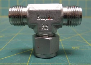 Swagelok SS-600-3 Union Tee Tube Fitting 3/8" OD Stainless Steel Missing 2 Nuts - Picture 1 of 5