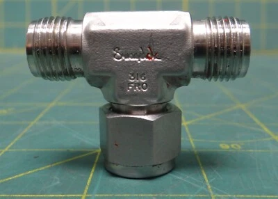 Swagelok SS-600-3 Union Tee Tube Fitting 3/8" OD Stainless Steel Missing 2 Nuts - Image 1 of 4