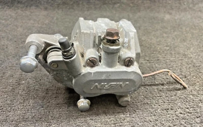 1993 93 Honda Shadow 600 VLX VT calibre de pinça de freio dianteiro esquerdo - Imagem 1 de 4