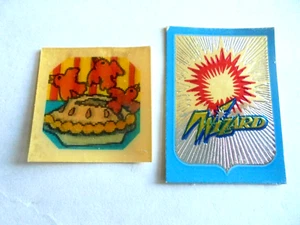 2 Vintage CJ Cracker Jack Sticker Advertising Prizes 1 Flicker & 1 Badge Fun - Bild 1 von 3