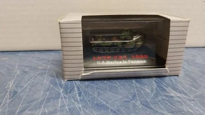 Trumpeter1:144 Panzer LVTP-7A1 1989 US Marine in Panama - Picture 1 of 1