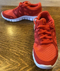 NEOB Nike Flynet 443816-816 Damen 5 Running Sneaker Schuhe Orange Weiß - Bild 1 von 12