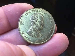 Gettone medaglia moneta Abraham Lincoln 16° presidente onesto Abe 28 mm - Foto 1 di 2